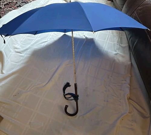 Vintage japanischer Nylon Regenschirm Holz italienischer Griff, blau/goldfarbene Details