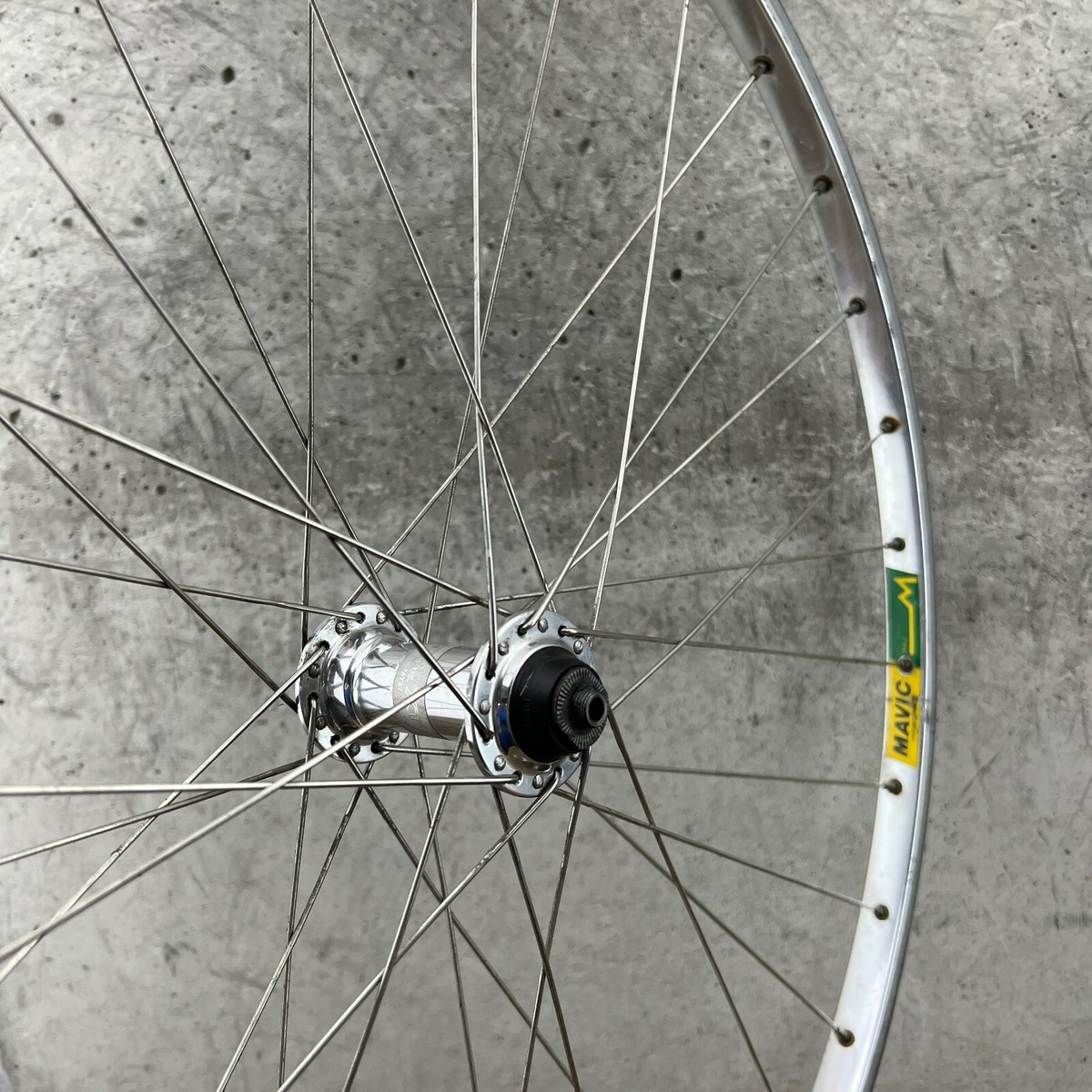 Shimano Deore XT 26 in Front Wheel HB-M737 Mavic MA2 26