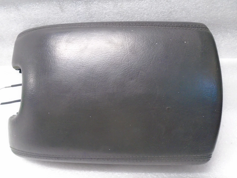 Крышка подлокотника крышка центральной консоли Jaguar S-типа 2003-2008 годов выпуска черная от оригинального производителя DK80394 - Изображение 2 из 4