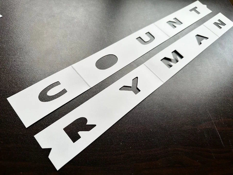 DISTINTIVO CROMATO LETTERE POSTERIORI ADATTO PER MINI COUNTRYMAN MODELLO LETTERING METALLO R60 - Immagine 2 di 2