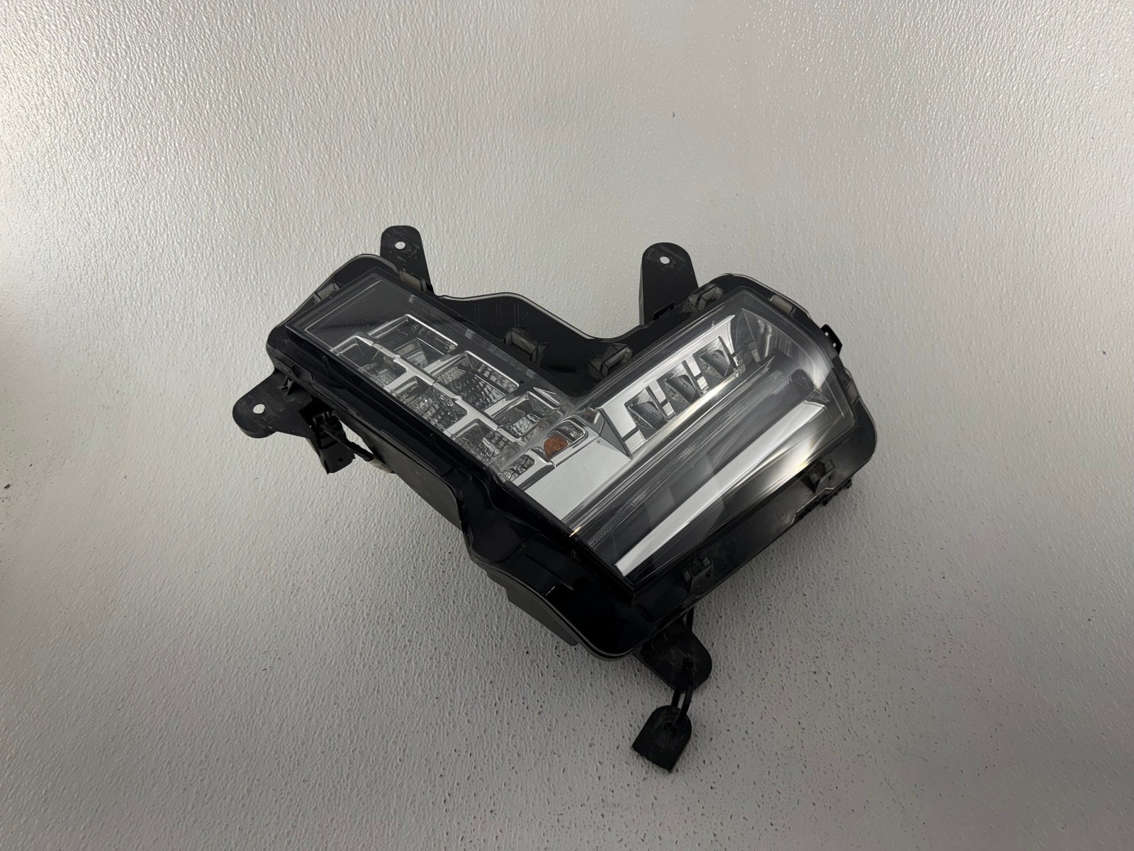 OEM | 2015 - 2020 Cadillac Escalade Fog Light (Left/Driver)