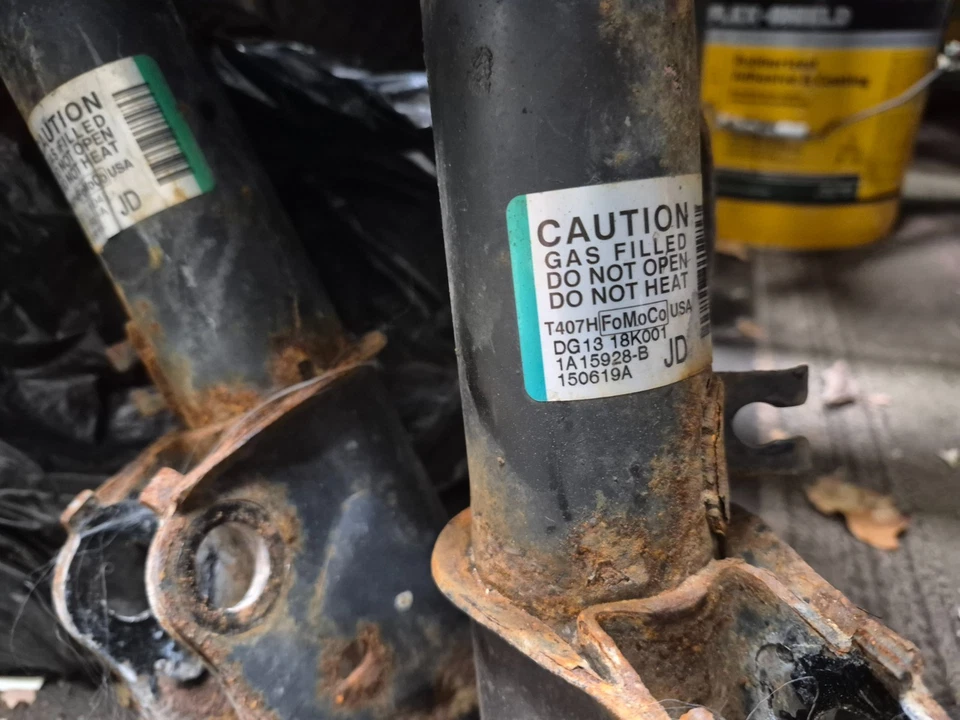 Conjunto de puntal delantero Ford Taurus 13-19 2,0 L 3,5 L lado L&R OEM DG1Z18124T Foto 3 de 4