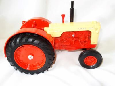 VINTAGE J I CASE 1/16 SCALE MODEL 600 TOY TRACTOR MINT