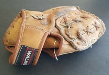 VINTAGE BASEBALL GLOVE JOHNNY WALKER MODEL YOUTH  CUSTOM BUILT HAND FORMED 55