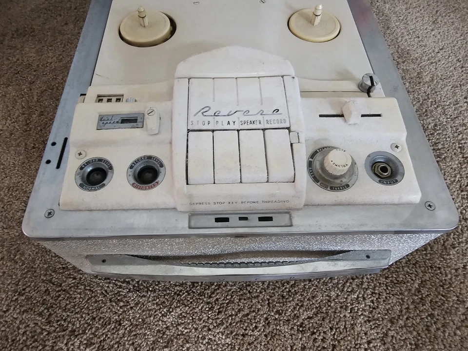 Carrete a carrete T-204 - Revere Camera Co.; Chicago IL Foto 3 de 4