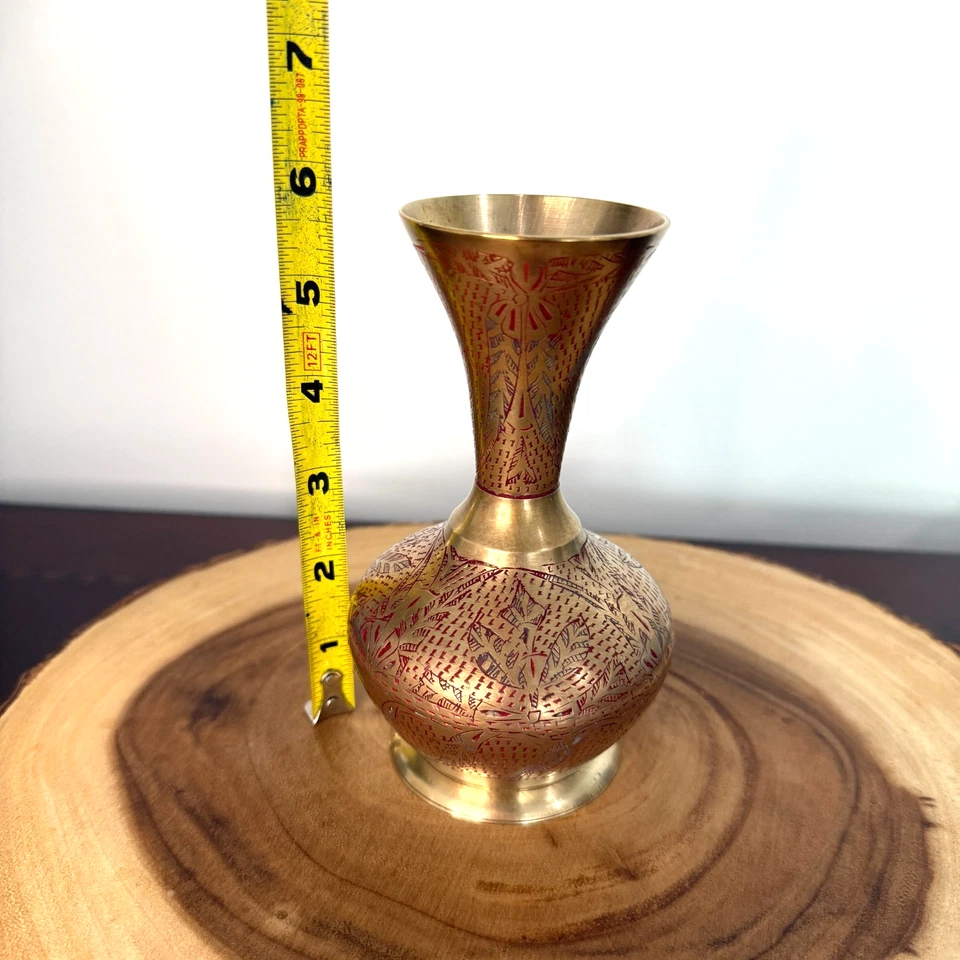 Jarrón vintage de latón grabado esmalte rojo diseño floral 5,5 pulgadas hecho en la India Foto 4 de 4