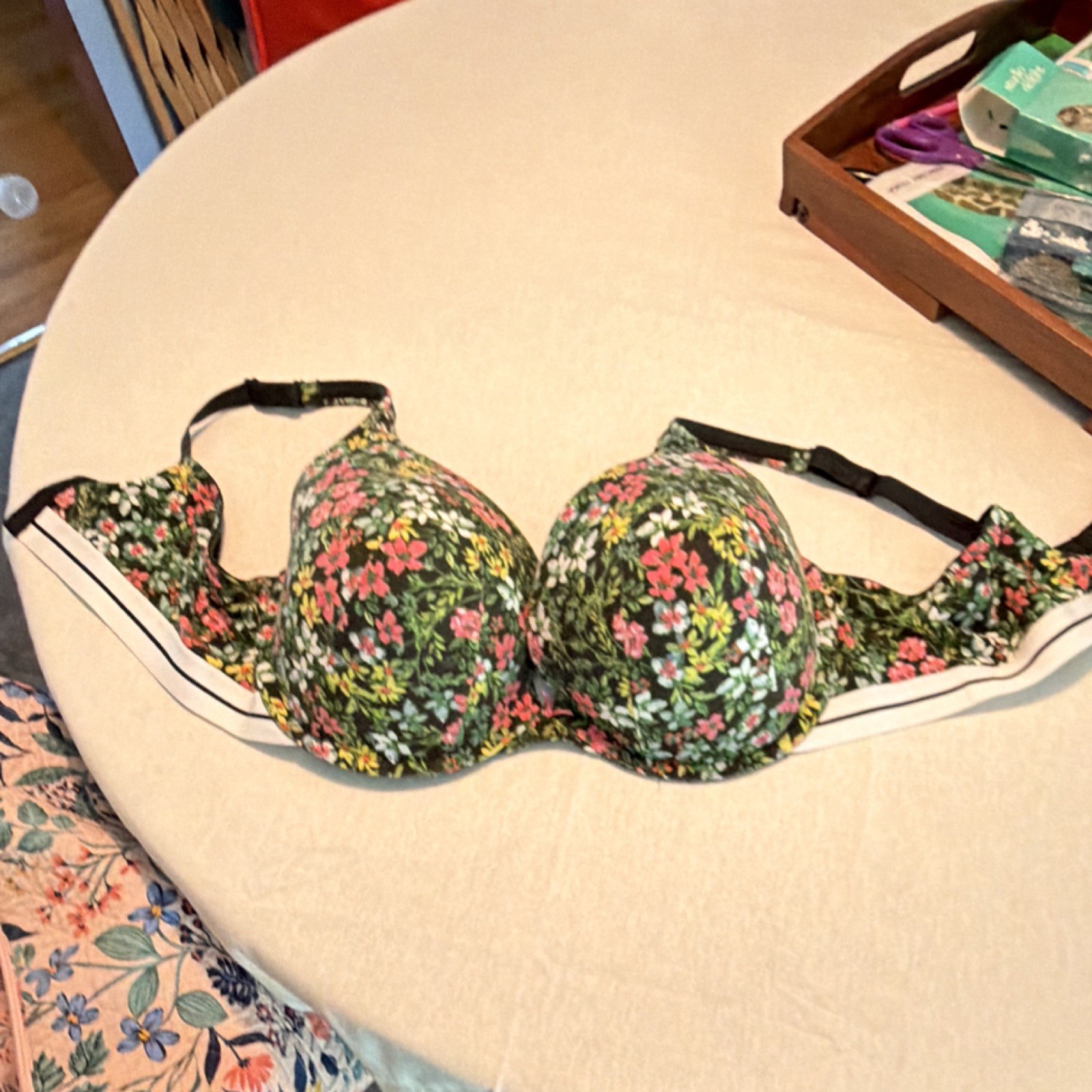 Cacique Multicolor Floral T-Shirt Bra 44DDD Adjustable Straps Back Closure
