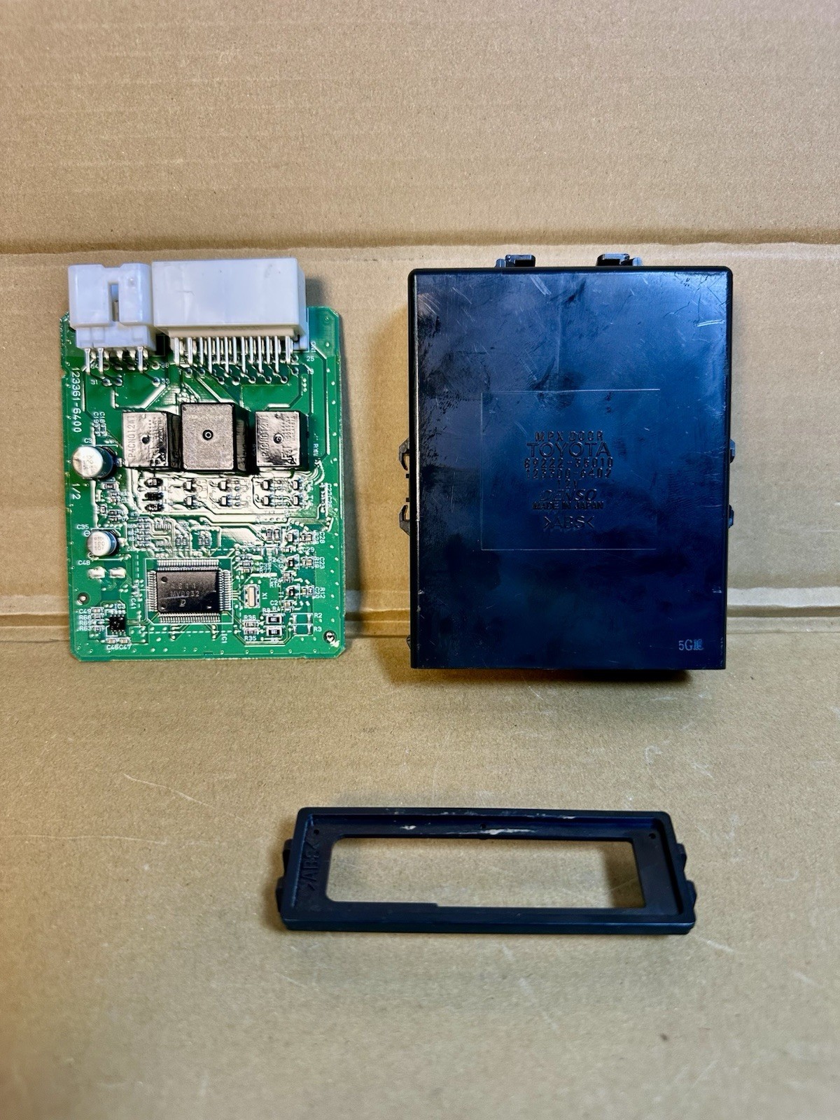 2003-2009 TOYOTA 4RUNNER Tailgate Liftgate Multiplex Control Module 89222-35010