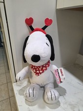 Peanuts Snoopy Plush By Ruz Valentine's Day Adorable Has Hankerchief Hearts NWT
