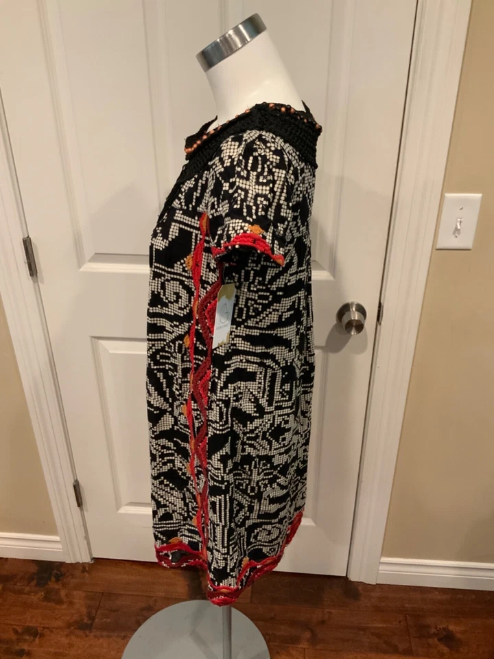 Mini Vestido Floreat Anthropologie Blanco y Negro Bordado Geométrico, Talla XS Foto 4 de 4