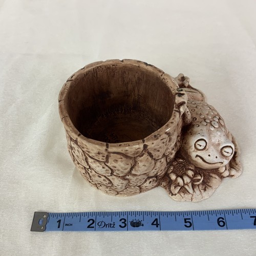 Vintage 1984 - Pompadour - Imitation Wood Frog Planter/Flower Pot - Afbeelding 8 van 10