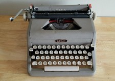 Antique Vintage Royal Quiet De Luxe Typewriter w/ Carrying Case - Circa 50s thumbnail