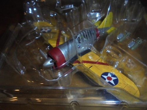 HOBBY MASTER HA7006 1/48 BREWSTER F2A BUFFALO USN VF-2 "FLYING CHIEFS" 1940 MINT - Foto 12 di 12