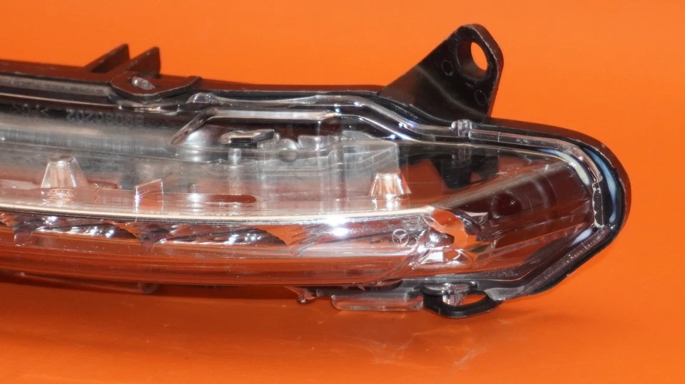 MERCEDES BENZ S550 FOG LIGHT RIGHT PASSENGER 2010 2011 2012 2013 LED A2218201856 - Image 2 of 4