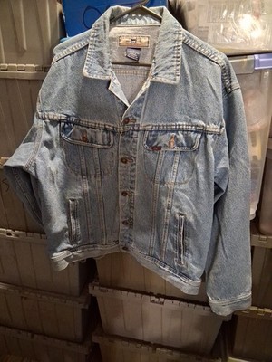 Lee Men's Classic Stone Washed Denim Trucker Jacket-Four Pocket Style Size Large