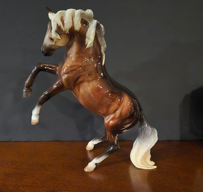 BREYER PREMIER CLUB GLOSSY CARMEN - NIB