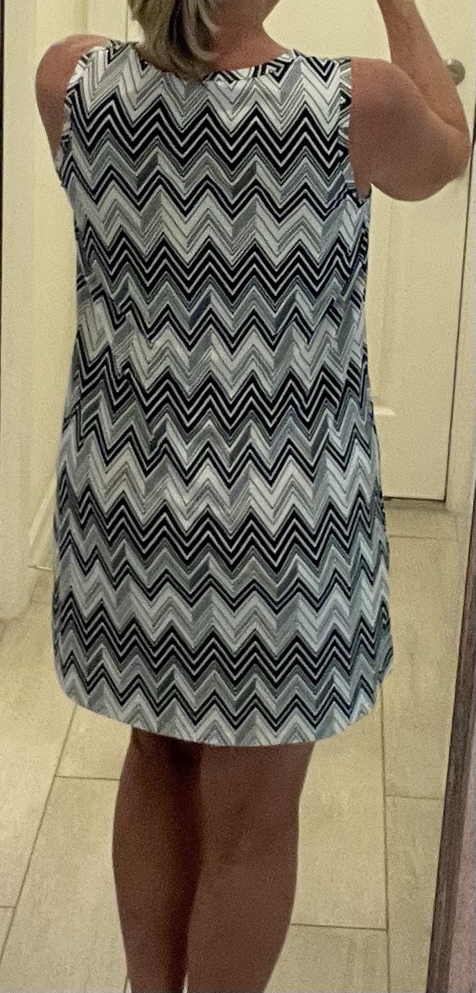 Black & White Chevron-Patterned Sleeveless dress … - image 2