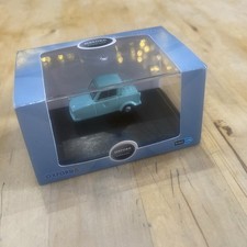 OXFORD 1/76: 76INV002 NEW AC INVACAR PALE BLUE VERSION HUBNUT 