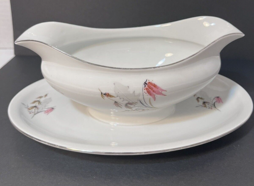 Vintage Royal Duchess Gravy Sauce Boat Floral Attached Underplate Mountain Bell - Picture 3 of 18
