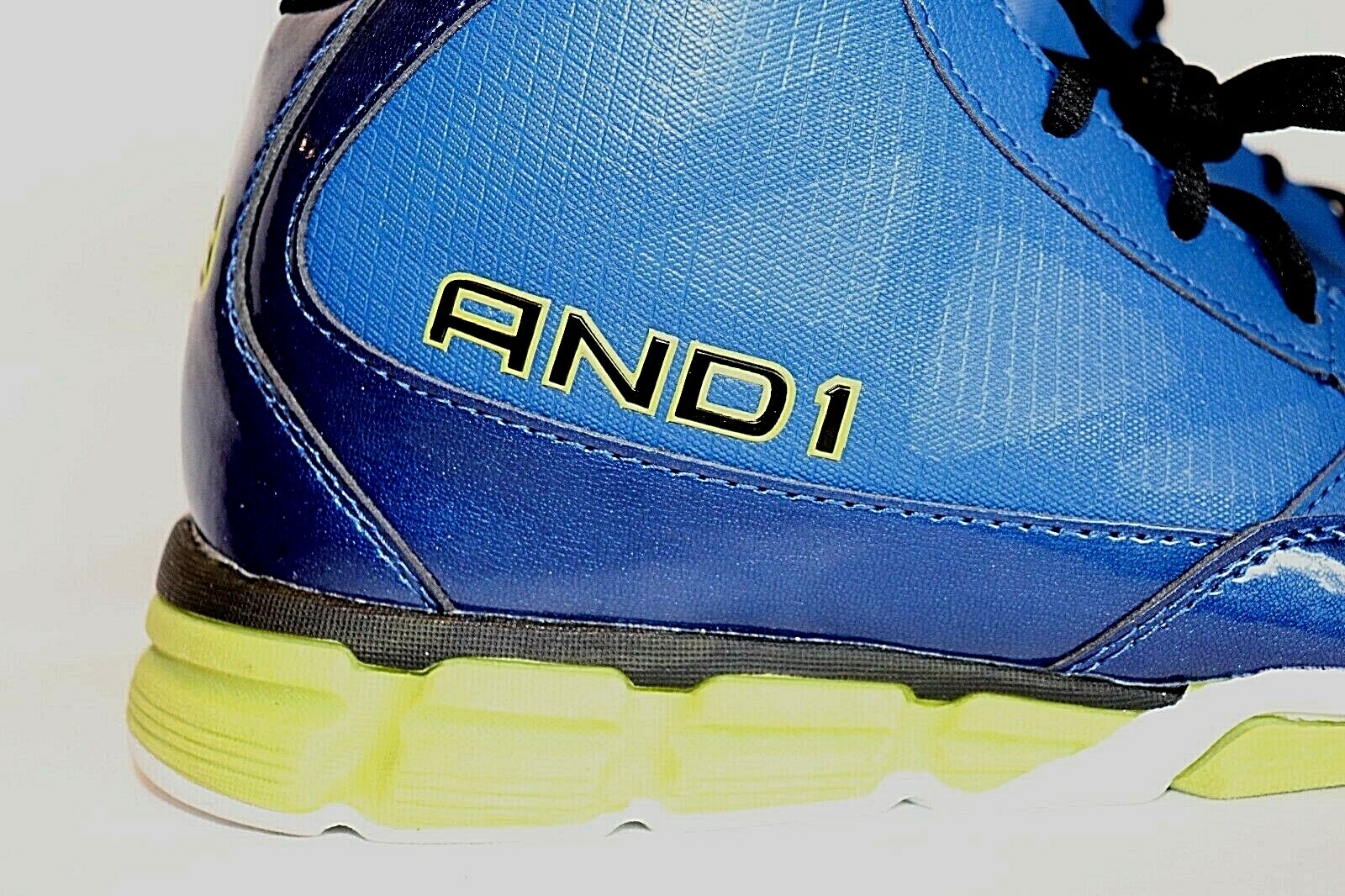 Athletic Shoe \
