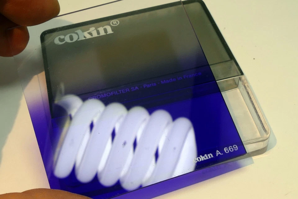 COKIN A669 Gradual Fluorescent Mauve M2 A  series 67X67mm small square graduated - Image 2 of 4