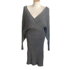 PrettyLittleThing Knit Deep V Dress Size Medium