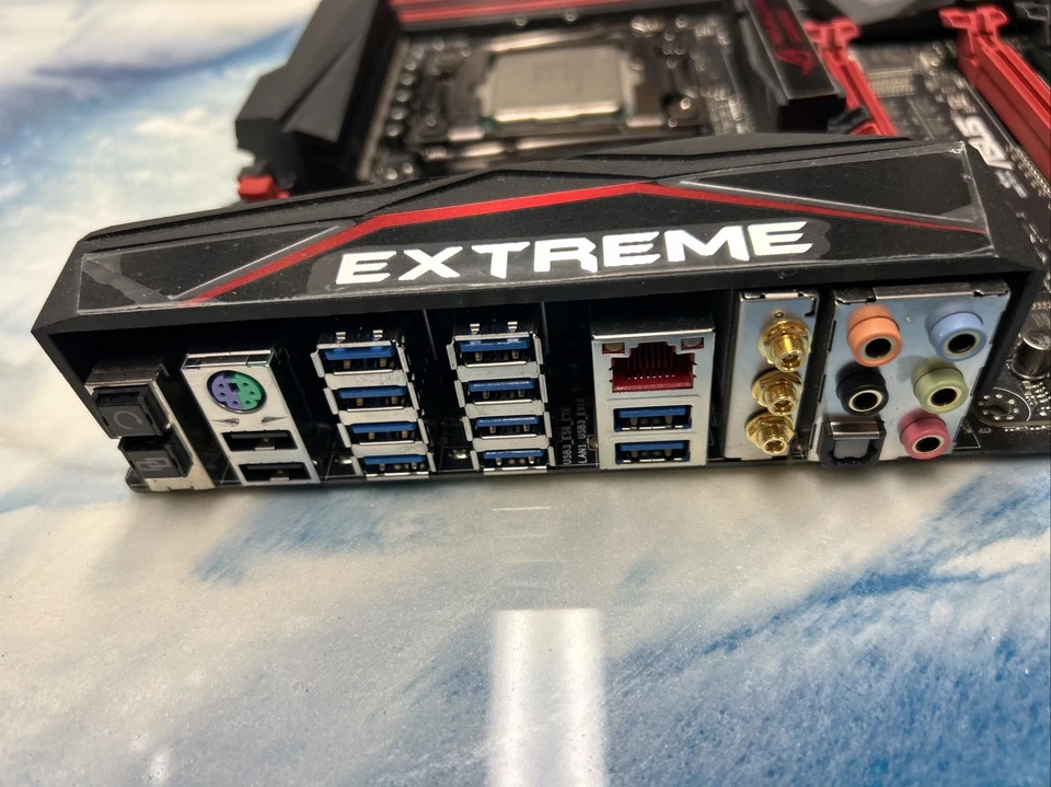 Asus Rampage V Extreme Motherboard + Intel Core i7 5830K 3.3GHZ + Accessories - Image 3 of 4