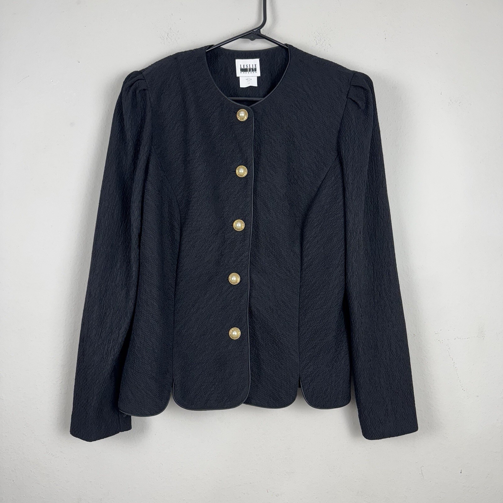 Leslie Fay Women's Scalloped Hem Gold Tone Button Jacket Size 14 Black