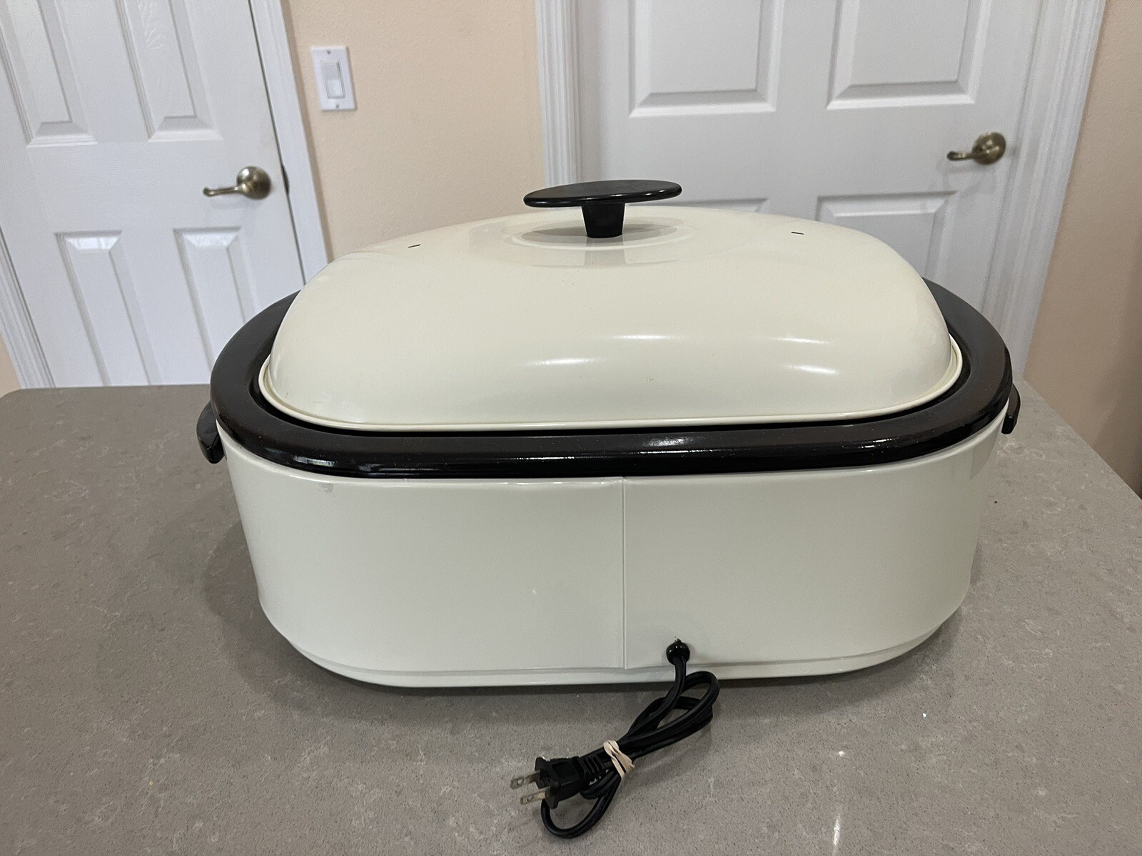 Rival RO171 17 Quart White Roaster Oven with Lid & Rack eBay