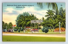 Postcard Florida Hollywood FL Traffic Circle Cars 1940s Unposted Linen