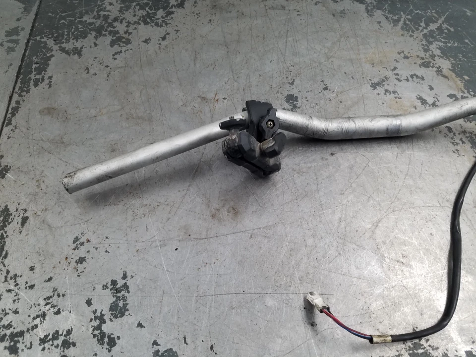 Ducati Monster 1100S 2009 09 manillar/control derecho #8115 V4 Foto 2 de 4