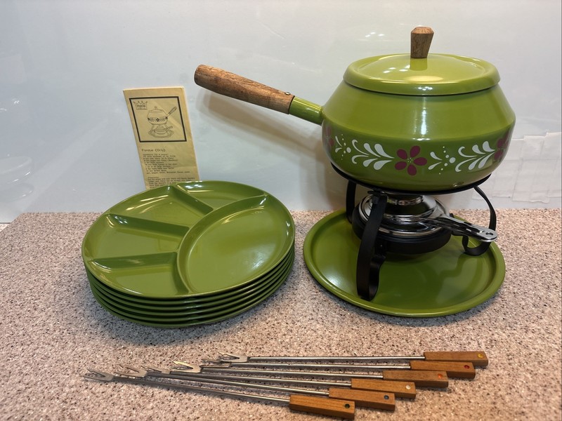 1970s Imperial MCM Mod Green Floral Fondue Set With Sticks 6 Divided Plates NICE