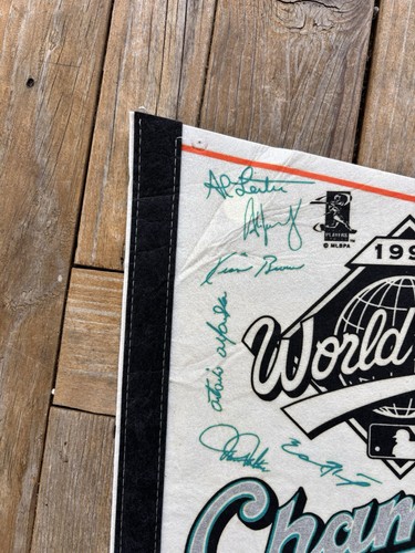 Vintage Miami Marlins Pennant 1997 World Series Champions Facsimile Autographs - Picture 5 of 7