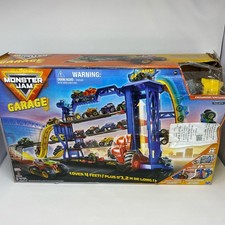 Monster Jam Garage Playset 1:64 Scale Over 4ft - Multicolor
