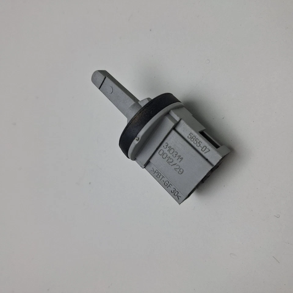 2015 Volkswagen Golf R Air Temperature Sensor 1K0907543G - Image 3 of 4