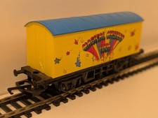 Hornby R60011 The Beatles “Magical Mystery Tour” Wagon