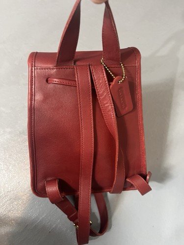 Coach Daypack Red Leather Turnlock Flap Backpack - Vintage Made in USA - #9960 - Picture 4 of 10