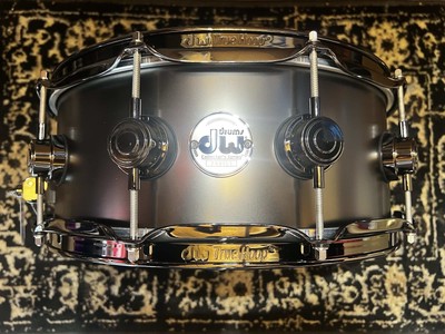 DW Collector's Series Satin Black Over Brass 5.5x14'' Snare Drum w/Black Nickel