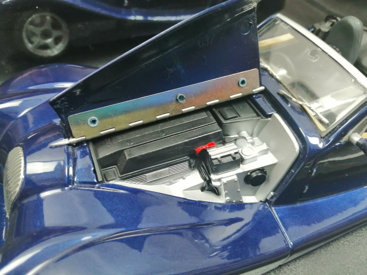 Maisto 1/18 MORGAN AERO 8 Blue Diecast metal model sports car