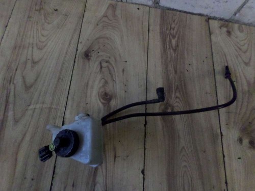 Ford Focus I Behälter Hauptbremszylinder 98AG2L414AE