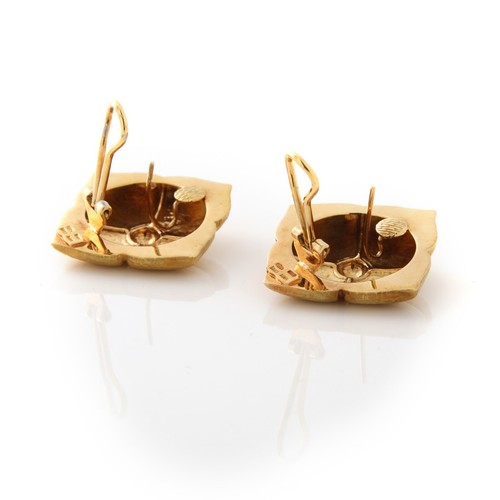 Italian Hammered Clover Flower Earrings 18k yellow gold - Picture 4 of 4