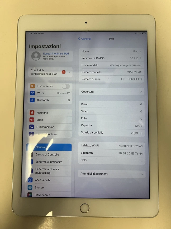 Apple iPad (5th generation) · 32GB · Wi-Fi, foto 1 di 3
