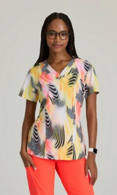 BARCO ONE WOMENS SPANDEX STRECTH 4 POCKET PRINT TOP, ZEBRA BRILLIANCE (ZEBR),NWT