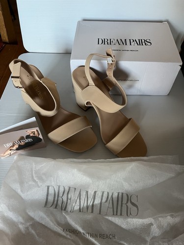 Dream Pairs Women’s size 8.5 Sandals, New with Box, Nude, Chunky 3