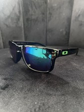 Mens Oakley  sunglasses brand new