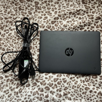 HP 11-11.9'' Laptop Notebook Intel Processor Integrated Graphics Black w/Charger