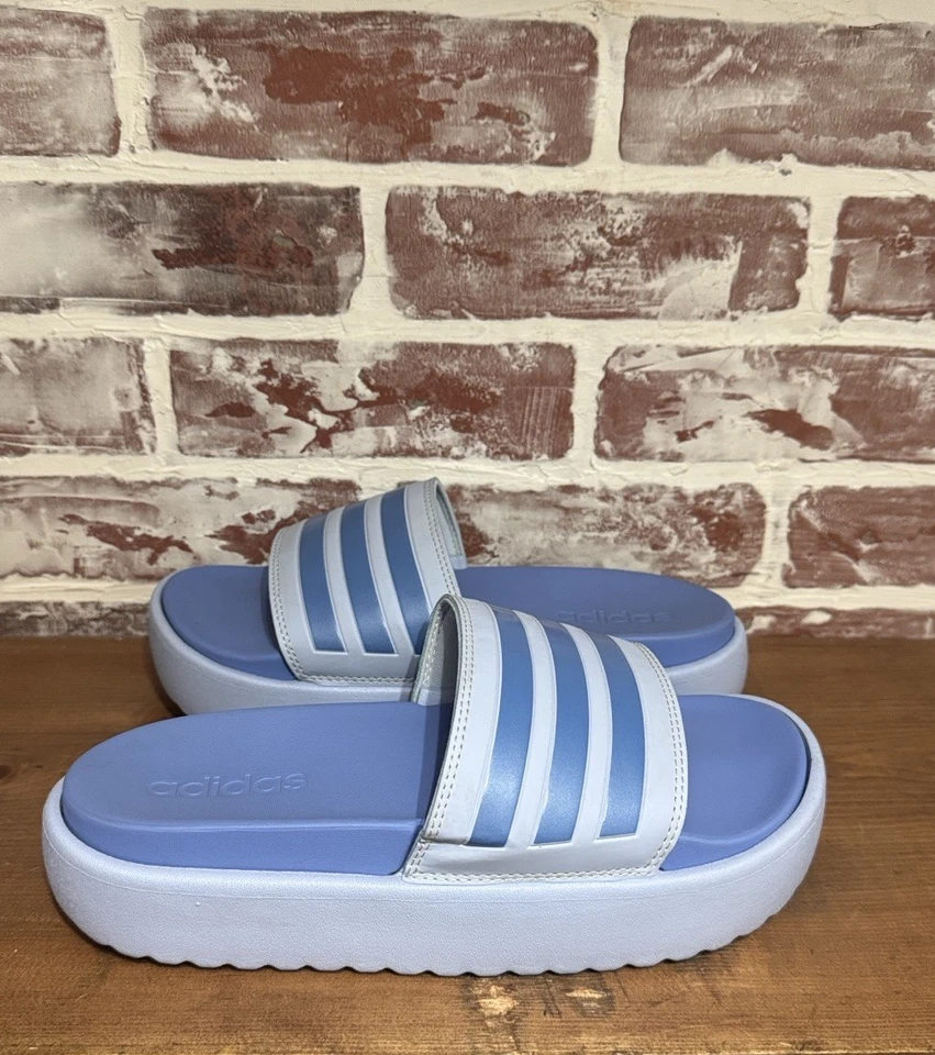 Adidas Adilette Comfort Azul/Blanco Mujer’s Slides Talla 7 Foto 2 de 4