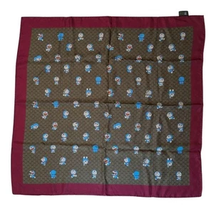 Foulard en soie GUCCI Doraemon 33 x 33 pouces bleu blanc imprimé dessin animé soie 100%