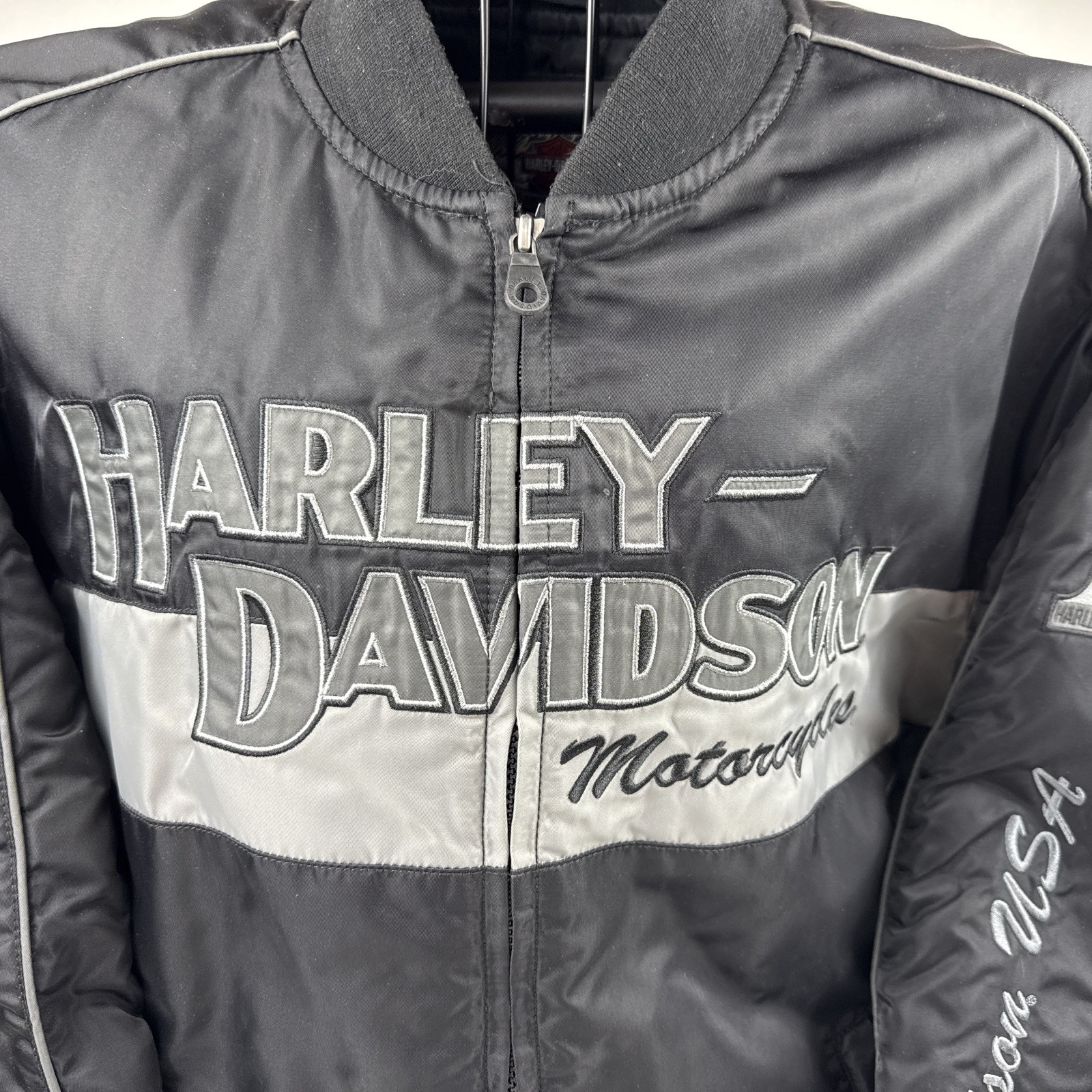 HARLEY DAVIDSON Biker Nylon Jacket Lined Men’s Size Large All Zippers Function.