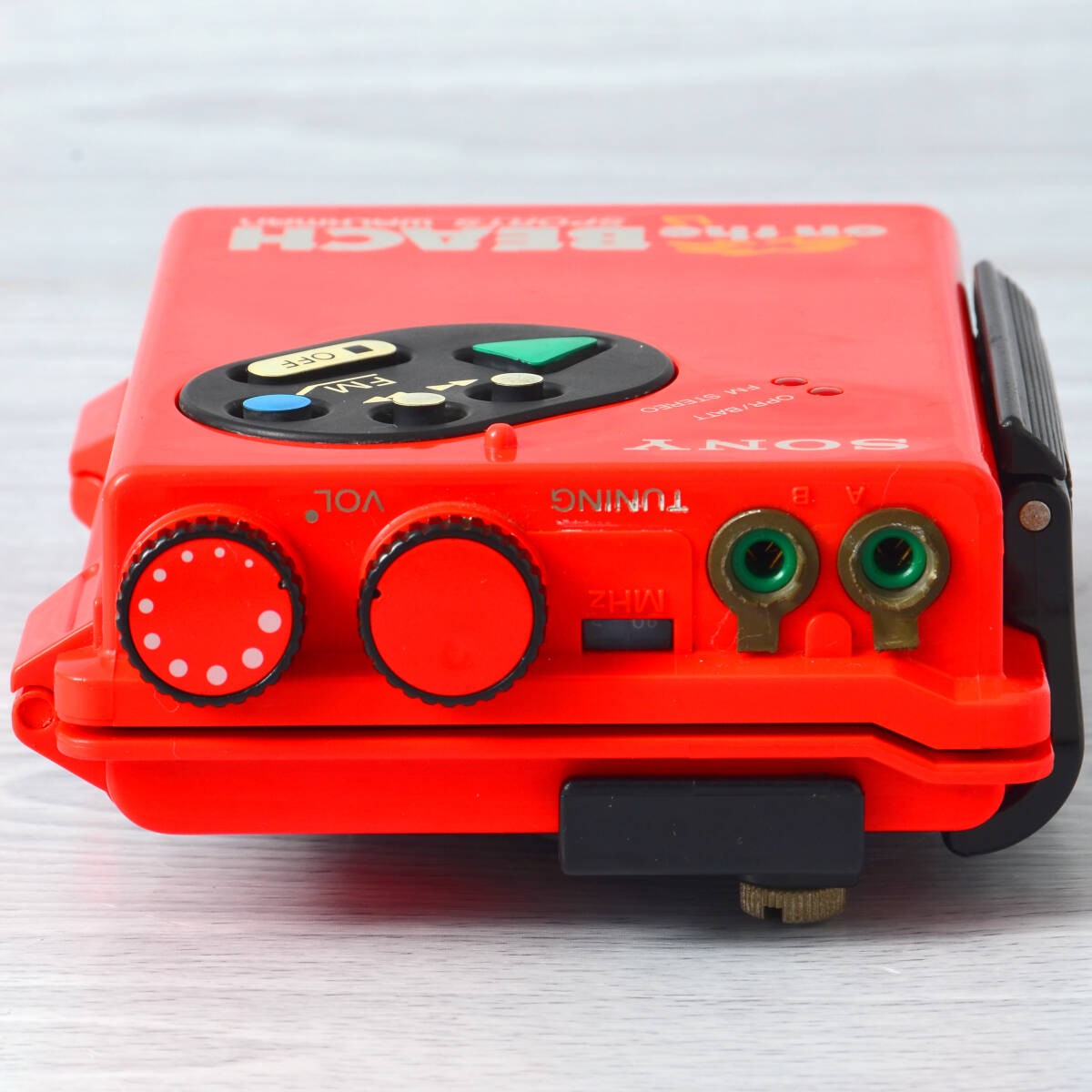 SONY WM-F55 WALKMAN カセットプレーヤー TVFMAM レッド Yahoo!オークション -「sony wm f55」の落札相場・落札価格